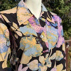 vintage 60/70s psychedelic purple black floral ladies button down blouse